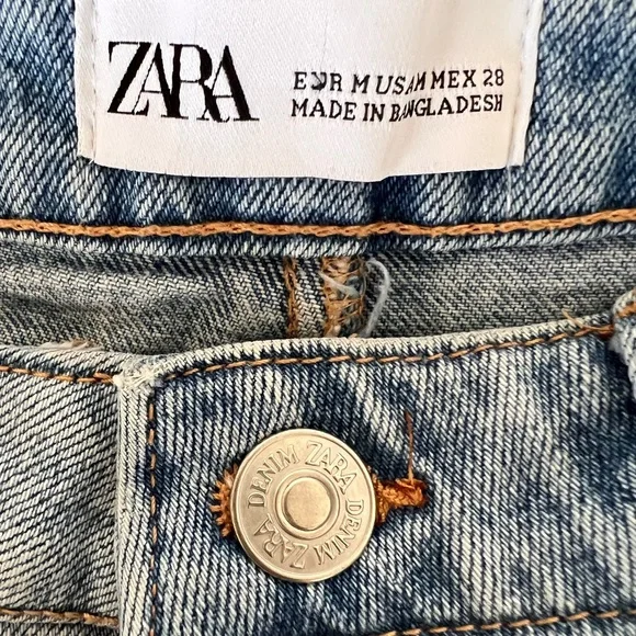 Zara Denim Mini Skirt with Frayed Hem - Picture 2 of 3